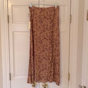 Wilfred
Leopard Midi Skirt size 8